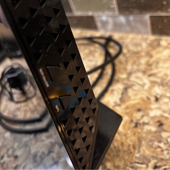 Netgear AC1600 WiFi Cable Modem Router - Picture 8 of 11